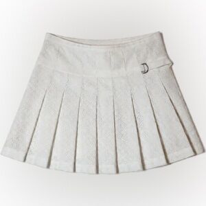 Elegant Urban Outfitters White Pleated Skirt With A Zipper